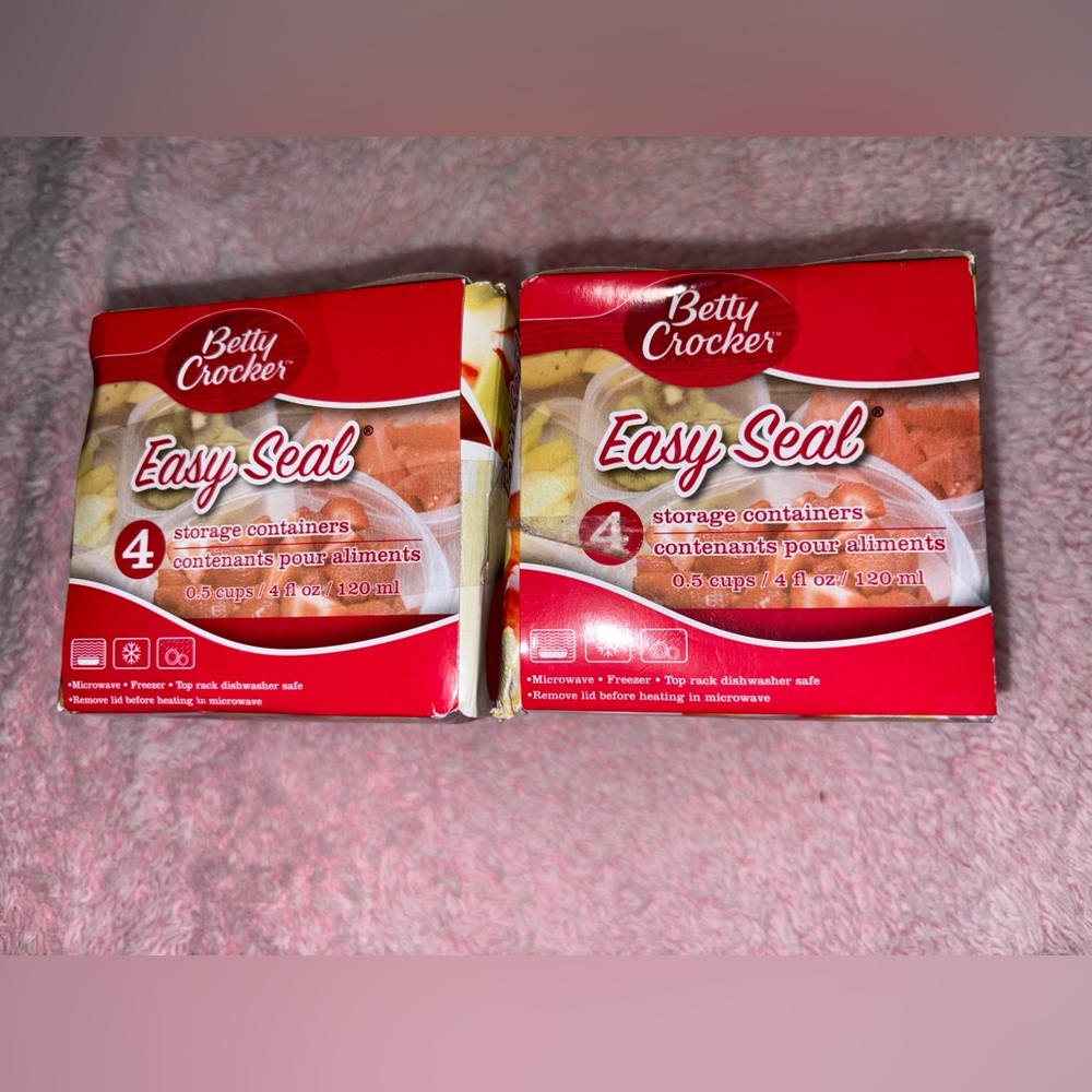 Betty Crocker Easy Seal Containers - Vibrant Red